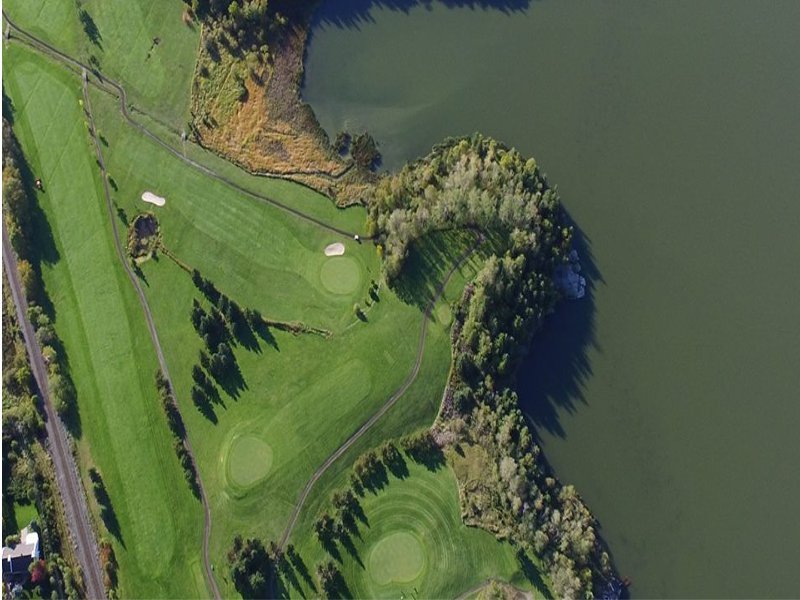 Vue aérienne de golf municipal Dallaire à Rouyn-Noranda. 