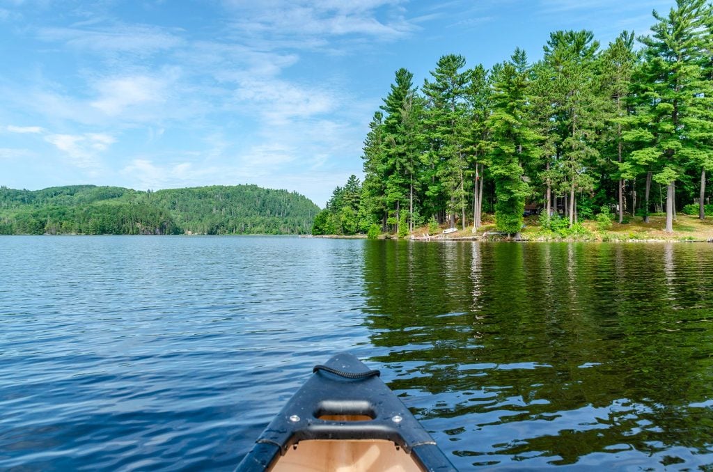 Expédition solo en canot au parc national d'Opémican au Témiscamingue.