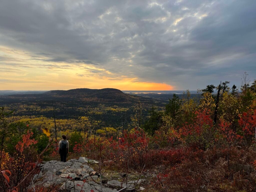 La collines Kékéko, l'un des cinq sommets de l'Abitibi-Témiscamingue dans ce défi, a plusieurs sentiers de différents niveaux.